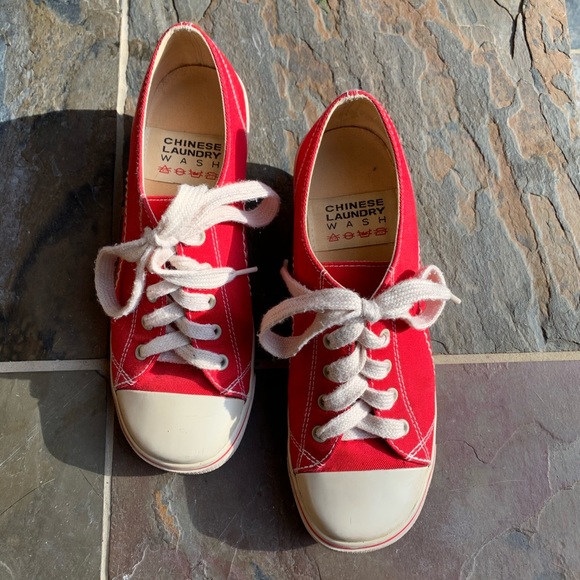 red converse heels